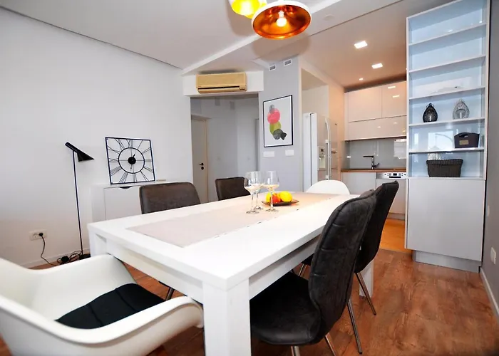 Apartman Nesh *