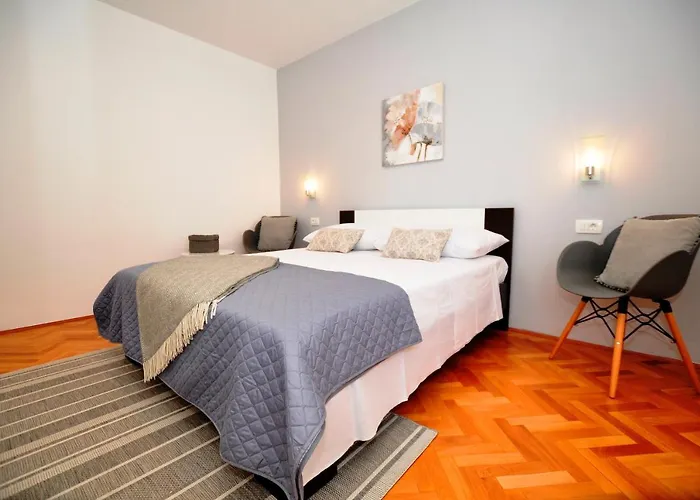 Apartman Nesh *