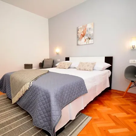 Apartman Nesh *